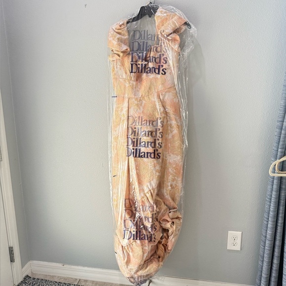 Mac Duggal 68276 Bubble Hem Square Neck Floral Puff Sleeve Hi-Lo Brocade Gown - Picture 14 of 16